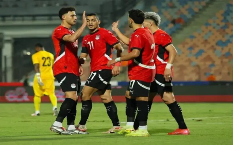 القنوات المجانية الناقلة لمباراة مصر وجنوب أفريقيا اليوم.. تردد القناة الجزائرية والمغربية